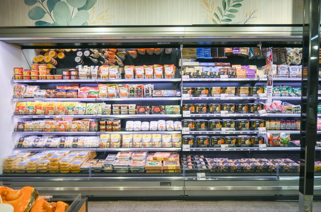 bonnet-neve-refrigerated-cabinets-furnish-tucker-fresh-iga-store